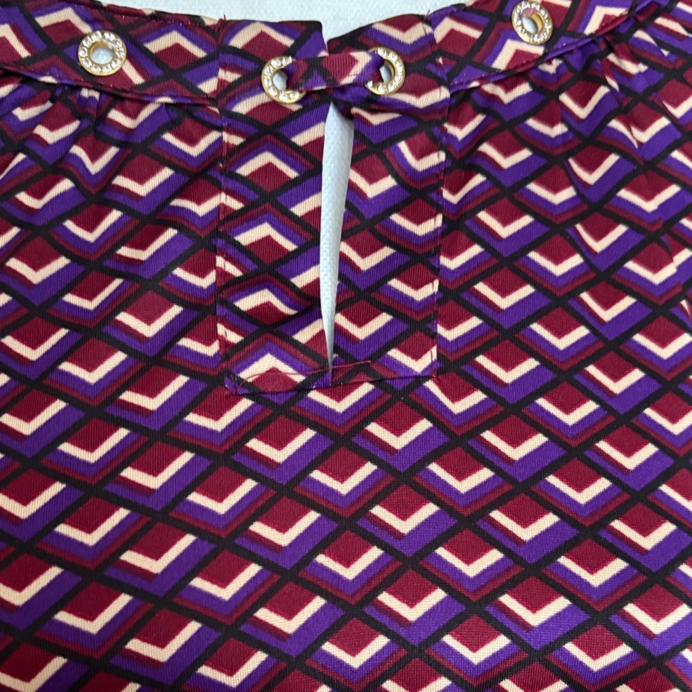 Geometric Patterned Colorful Women's Top - Picture 2 of 5